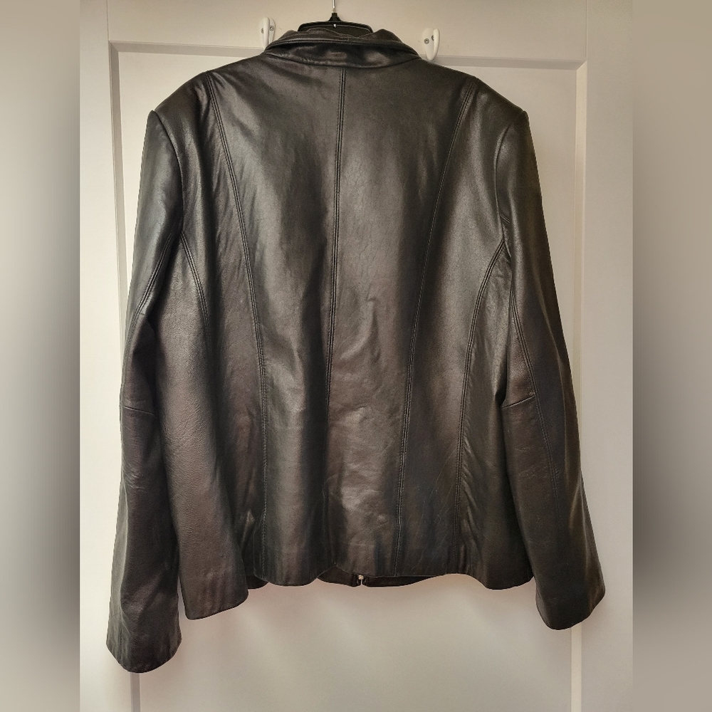 Ladies XL Leather Jacket - Picture 2 of 3